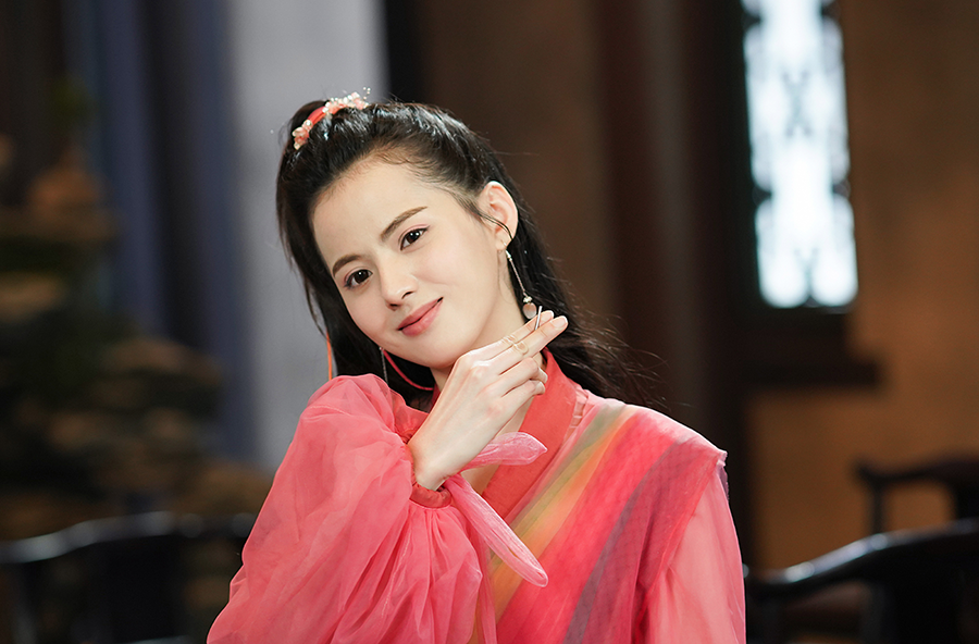 感情戏尴尬，逻辑漏洞多，这部国产剧凭什么拿到豆瓣8.1的高分？