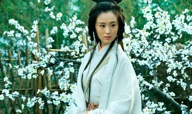 9首绝美爱情诗，世上最美的表白：我想陪你走完一生-第8张图片-非凡网