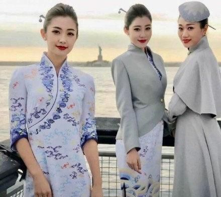 空姐一袭旗袍秀，复古又优雅，大气宏伟！让世