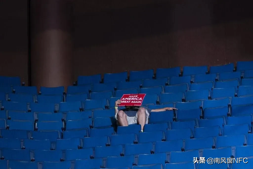 民调下滑，人设崩塌，特朗普的至暗时刻