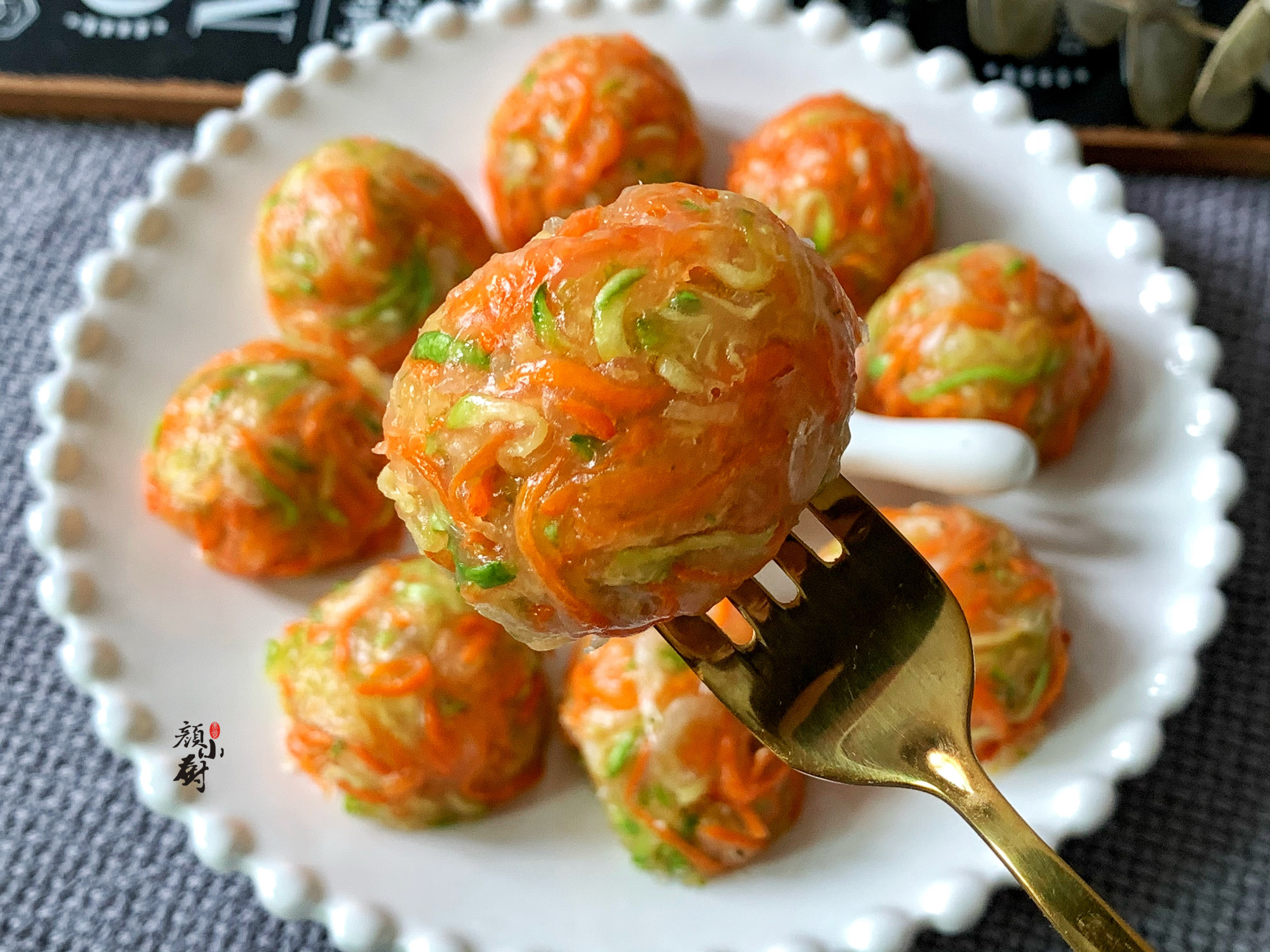 這食材最近吃得多，3元做一盤，搓成小丸子蒸一鍋，蘸料吃真香