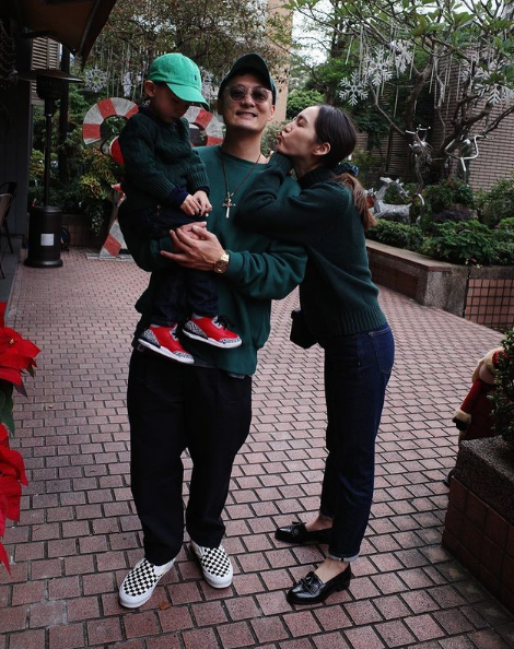 余文樂老婆曬女兒近照，28週早產妹妹已長成小胖墩，肉臉超可愛