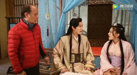 每一段亲密戏的背后，都有着“不堪回首”的过往！导演你走开啊！