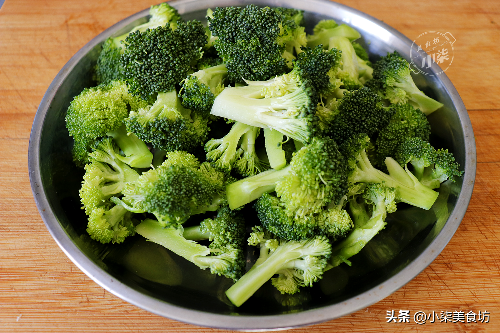 炒西蘭花，最忌焯水和直接炒，教你一個訣竅，脆嫩入味營養不流失