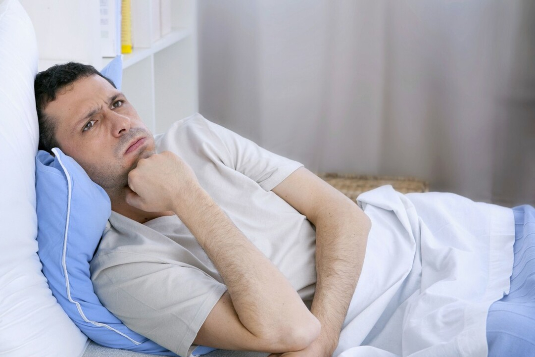 經常3、4點醒來，很難再入睡？ 醫生：或是4種病，建議儘早排查
