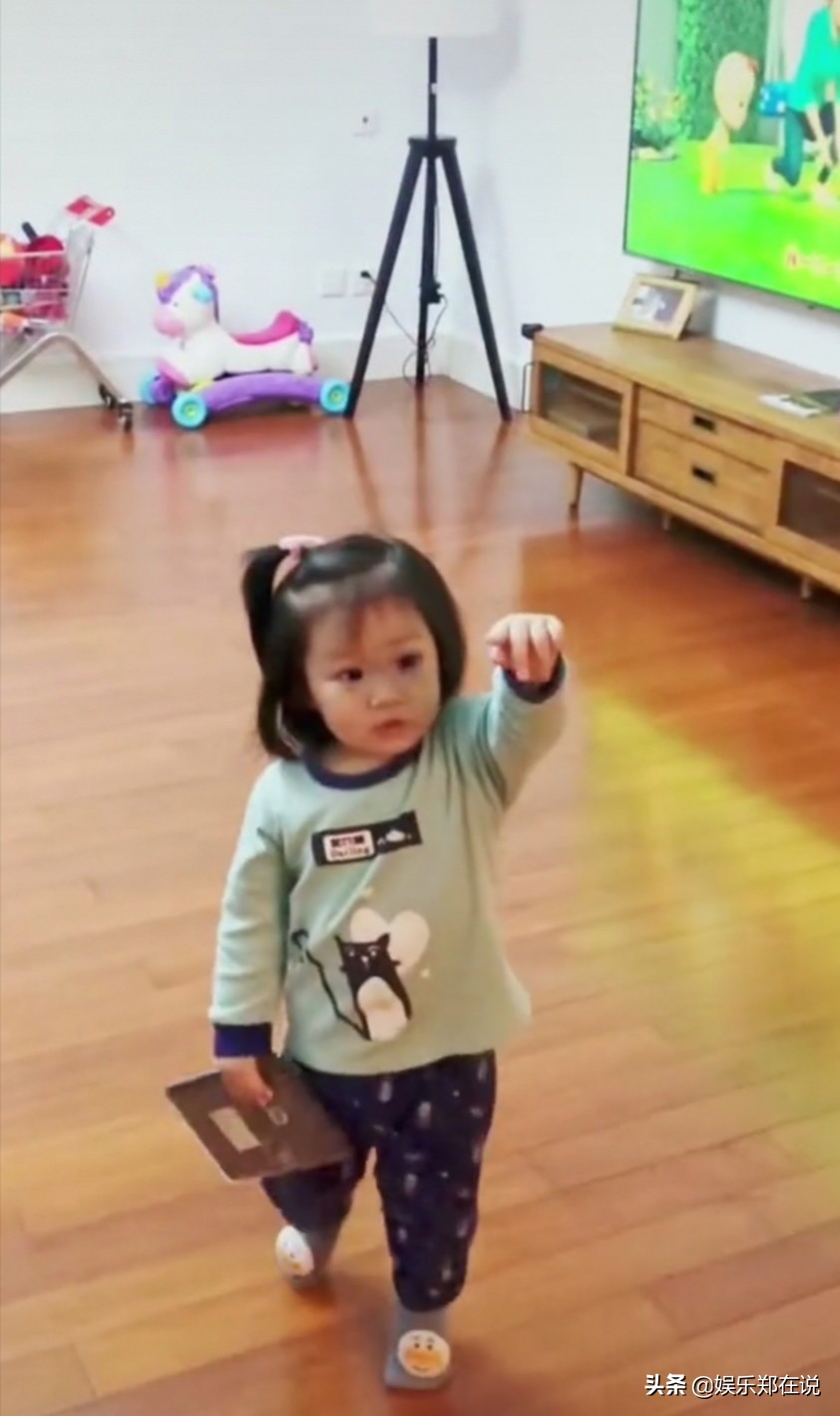 王祖藍給女兒穿30元衣服，小S也曾對女兒買衣服不能超過1千塊