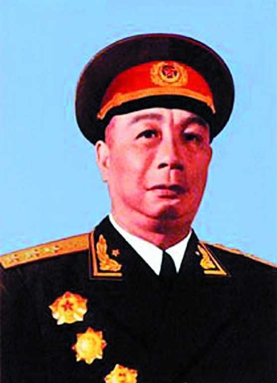 开国上将陈士榘：毛主席是他的入党介绍人，下葬时天降异象