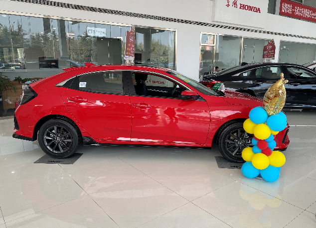 本田思域颜值高，1.5T爆177马力动力强悍，高性能买菜车