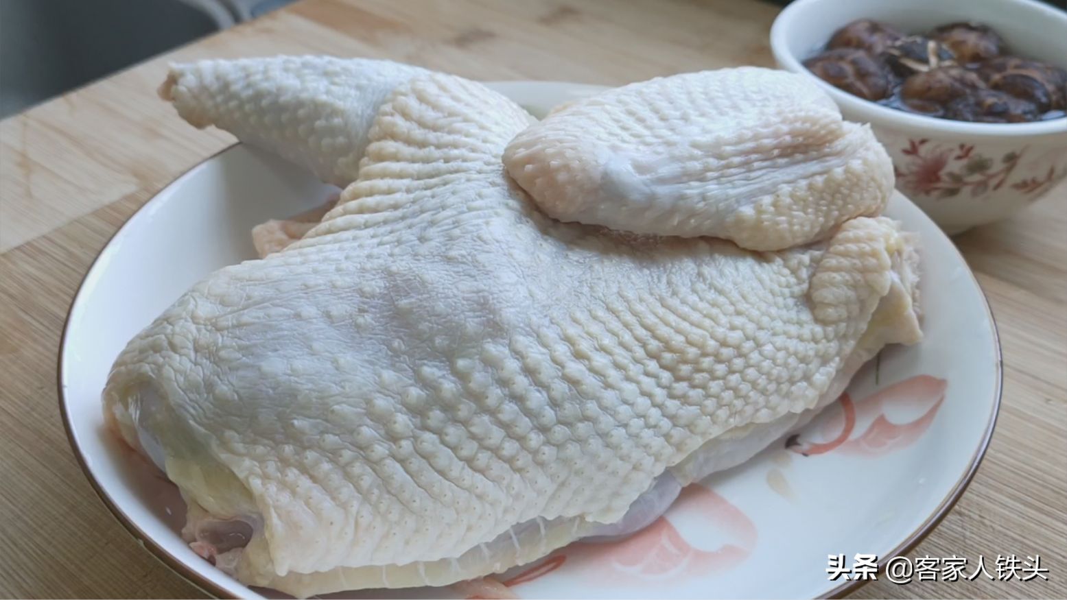 过节吃鸡？不要再白切了，教你一个喷香又美味的吃法，好看又下饭