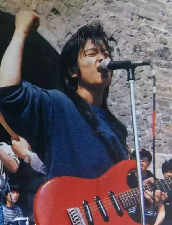 请回答1993:那一年窦唯如日中天,家驹不幸离世…