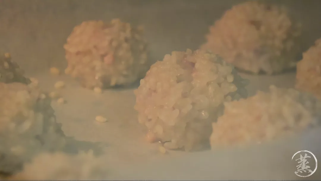 奧田廚房的“蒸”鮮美味，在這一口彈滑多汁的糯米丸子里
