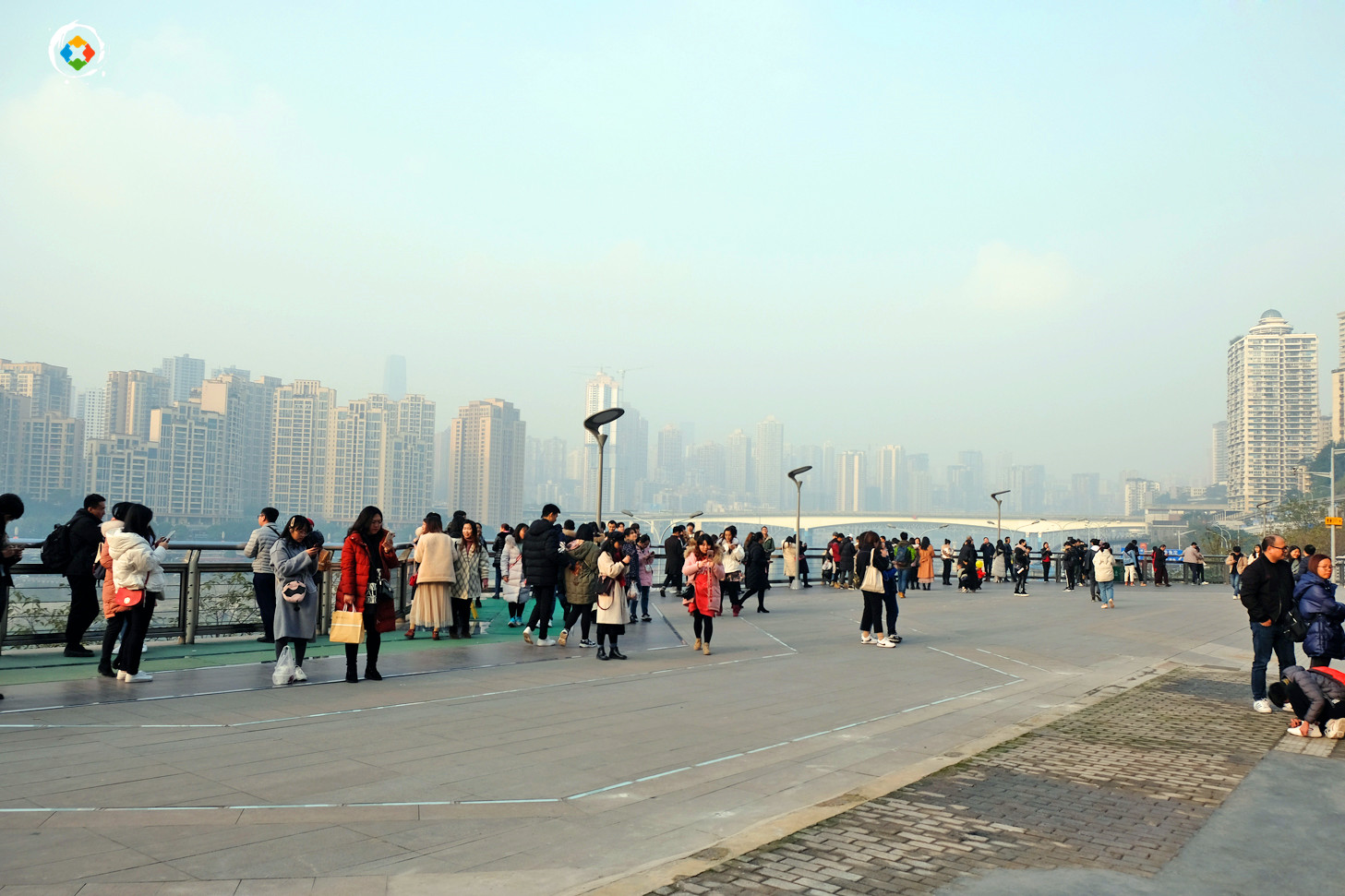 重庆独此一家，把轨道车站打造成旅游景点，来看李子坝的发家史