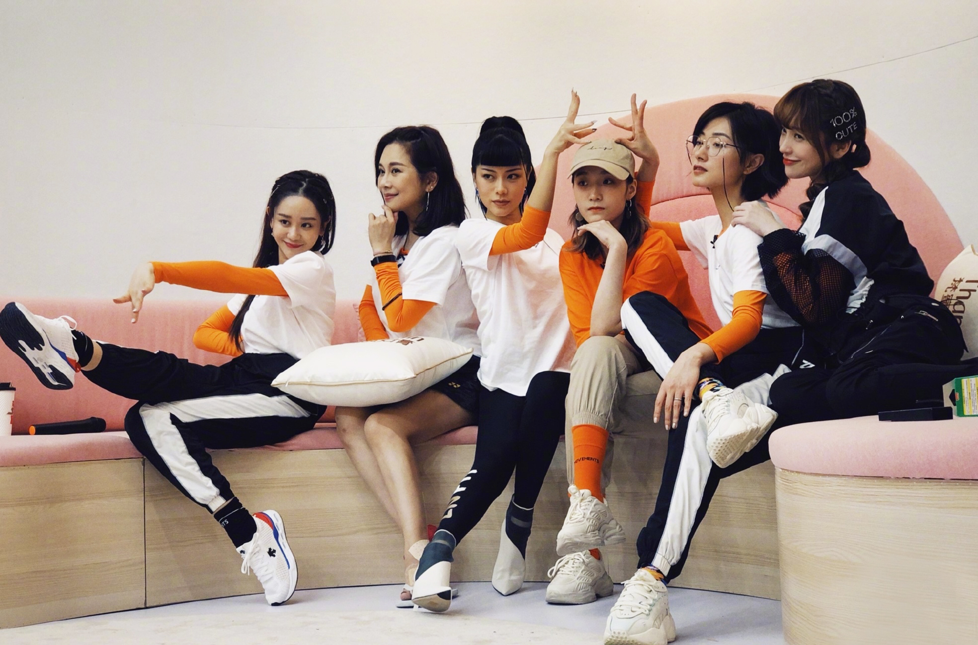 浪姐：万茜开启夸夸群，宝藏团让人意难平，仗