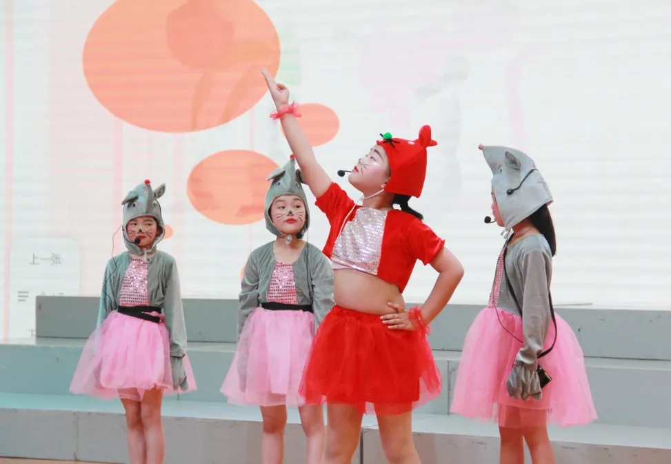 成都市双流区棠湖小学——阅读活动｜童话里绽放 阅读中成长