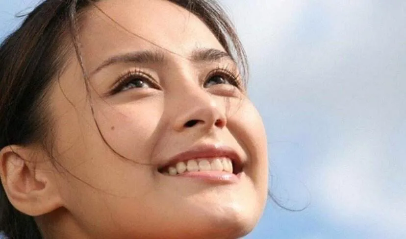 阿娇与赖弘国离婚：果然不对称的假恩爱骗得了