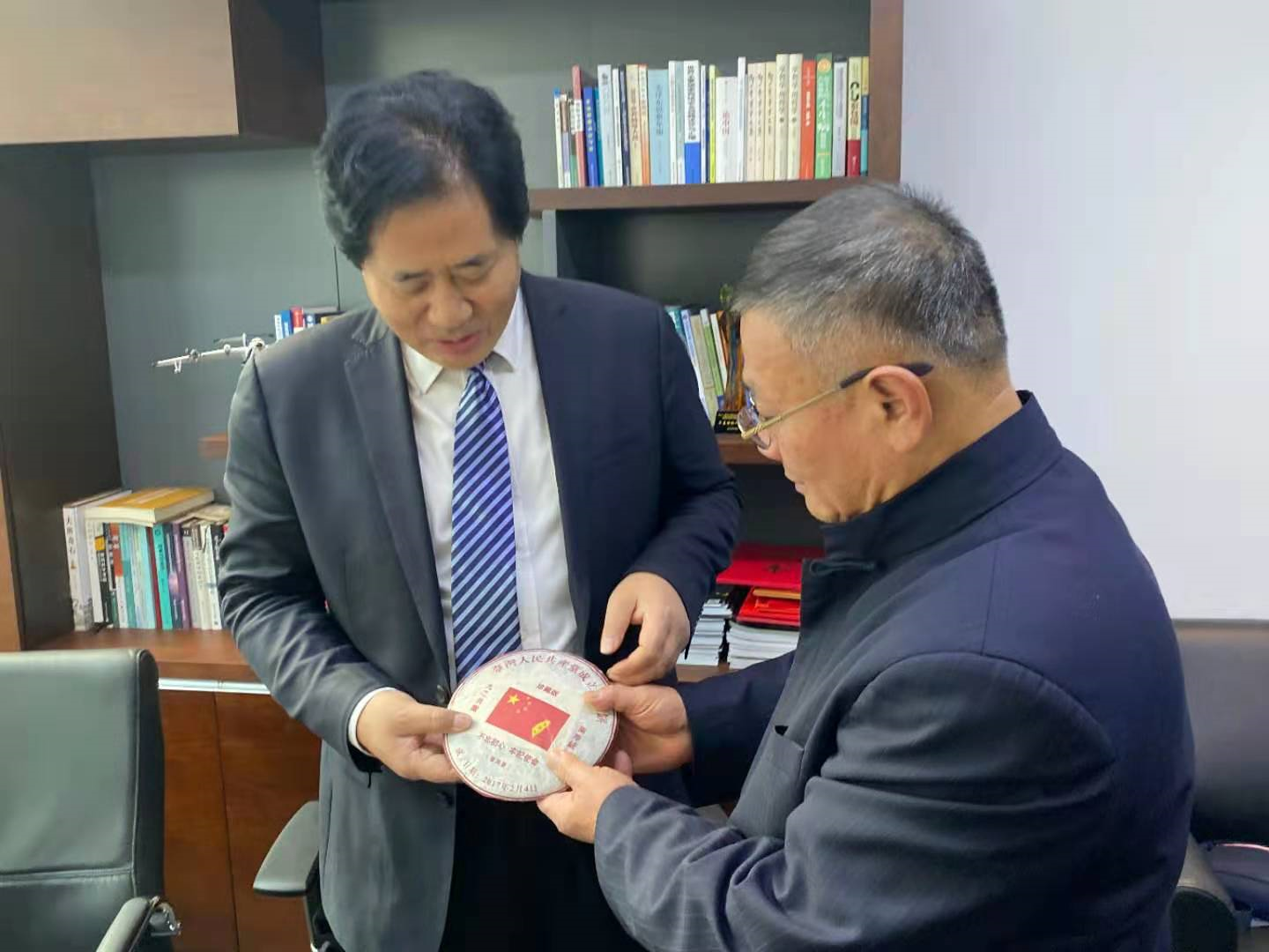 台灣人民共產黨創始人林德旺先生來到秦安戰略智庫，談兩岸統一