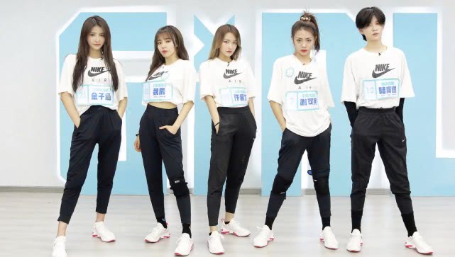 青春有你：因美貌备受瞩目的选手金子涵，其实是爱睡觉的可爱小孩