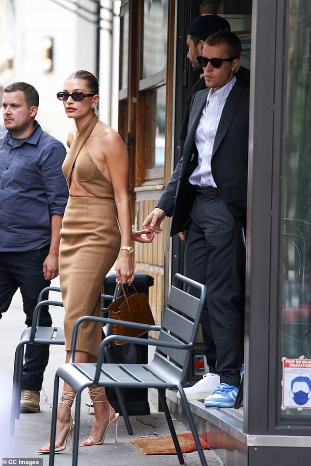 Hailey Baldwin – Arriving to Louis Vuitton Fitting in Paris – GotCeleb