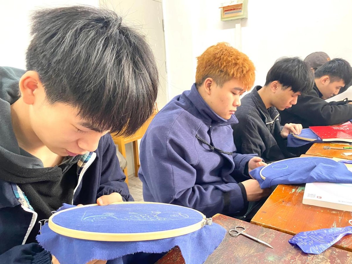 Ŵȣ人ְԺѧ廨롱ѧ