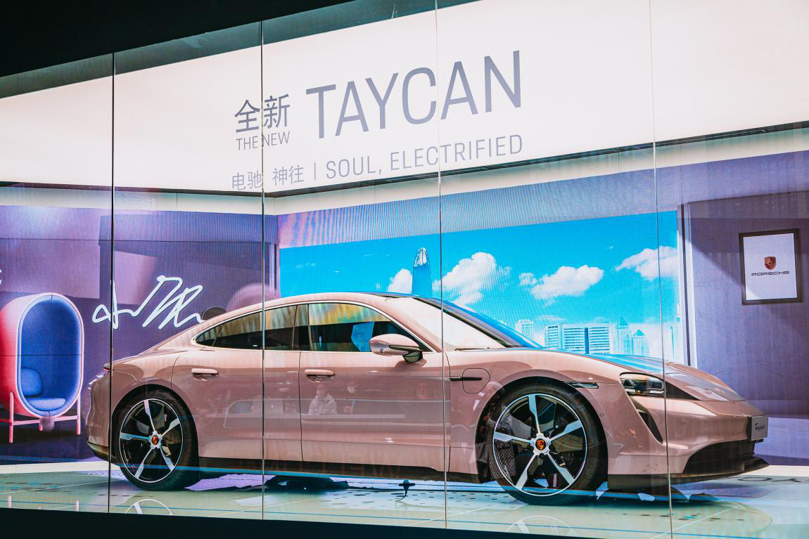 买不起Turbo S，选个Taycan“冰莓粉”还是可以的