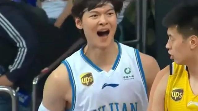 毒瘤：睢冉，梦想造福球员，改变CBA，现如同过街老鼠