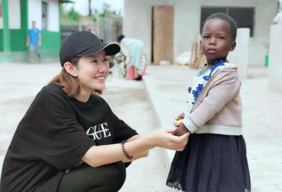 王宝强“痴心不改”爱美人，与新女友冯清传来