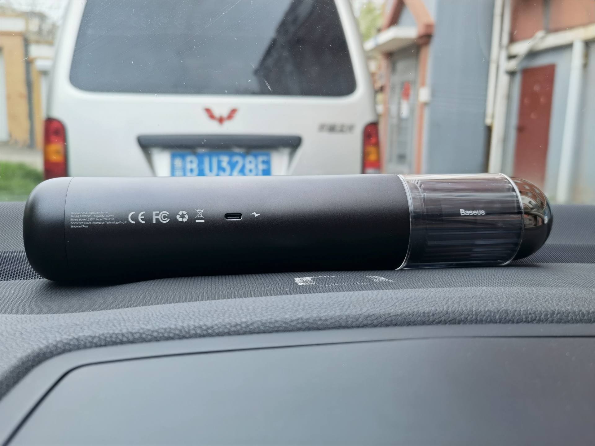 老司机教你一招搞定车内脏乱差——倍思A3车载吸尘器体验