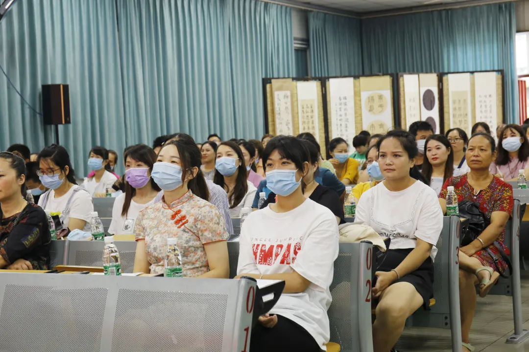 关于四叶娃在天府新区南湖小学一场爱的旅程