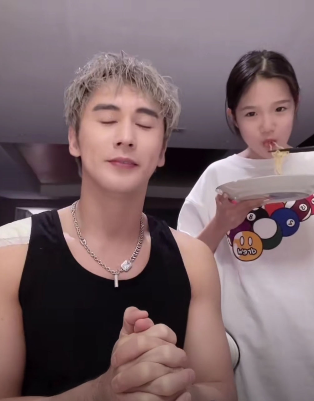 钟丽缇14岁女儿只认识王一博，张伦硕反对早恋，jaden：继父严厉