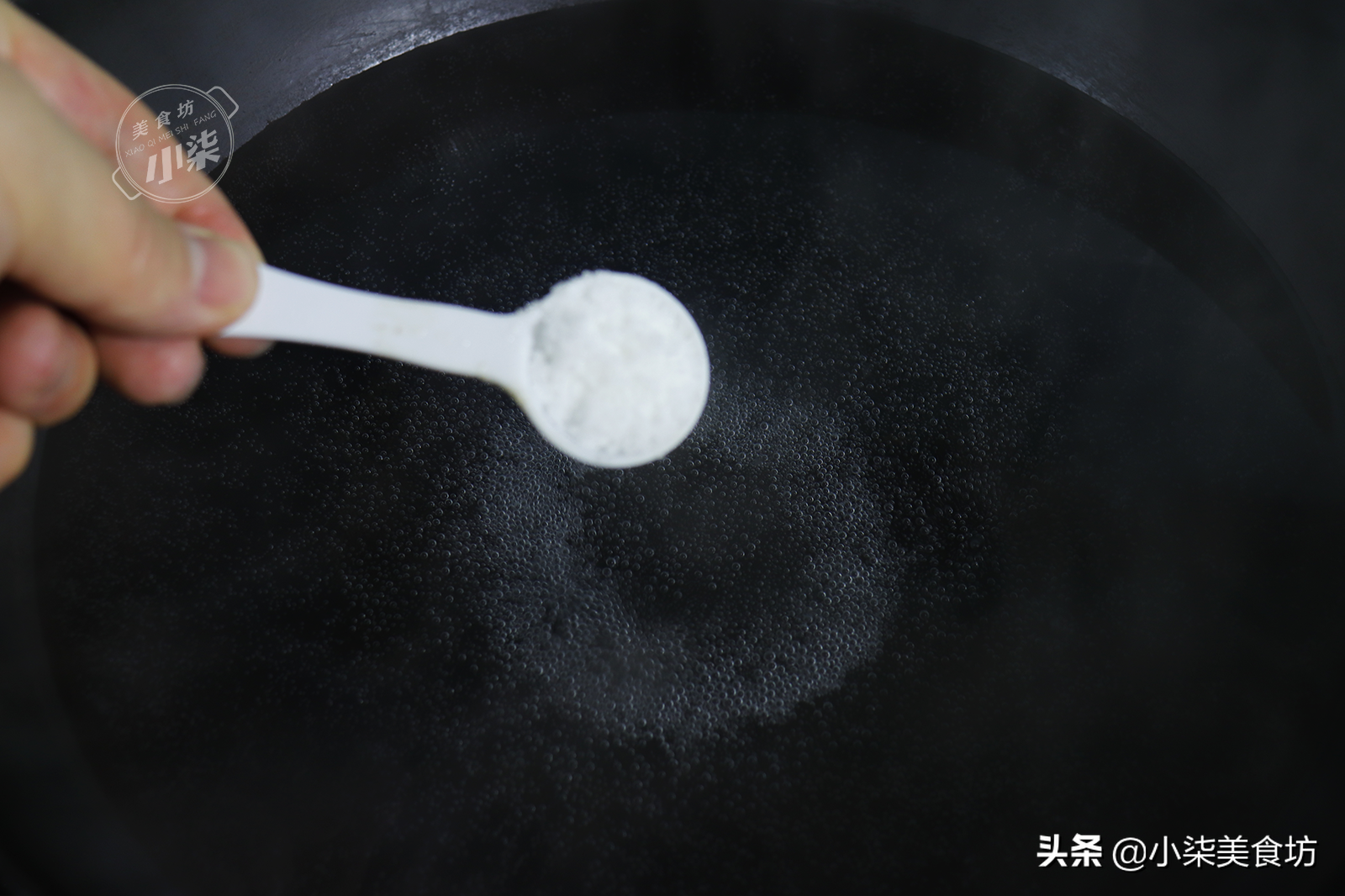 煮速凍餃子，用冷水和開水都不對，教你一招，餃子不破皮不露餡