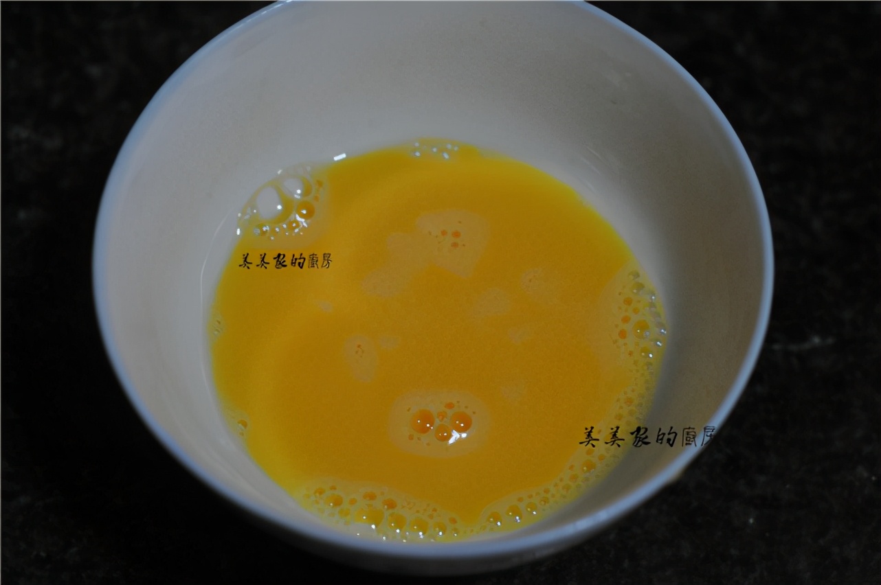 家有烤箱一定要試試，不用黃油的漢堡坯，柔軟拉絲，比買的好吃