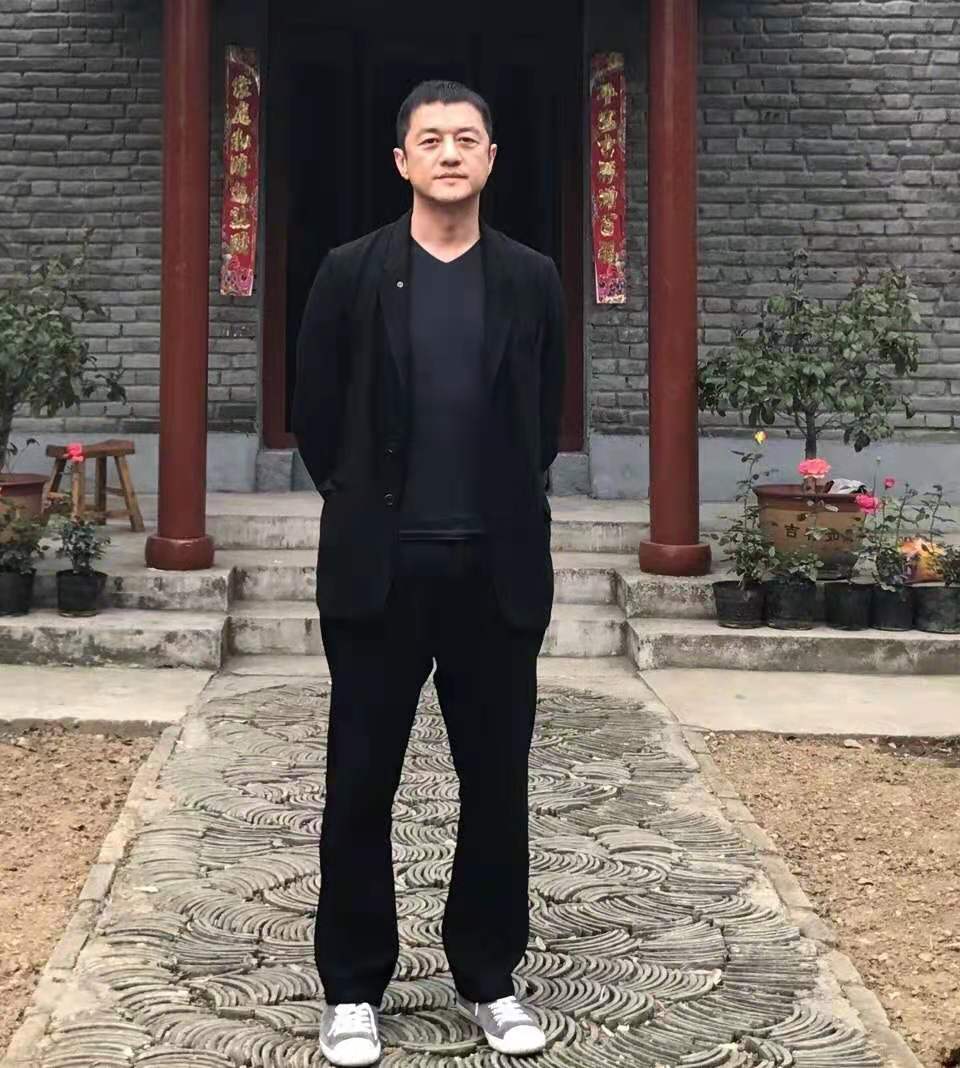 李亚鹏再成被执行人！超7000万元股权遭冻结，多年地产大亨梦难圆