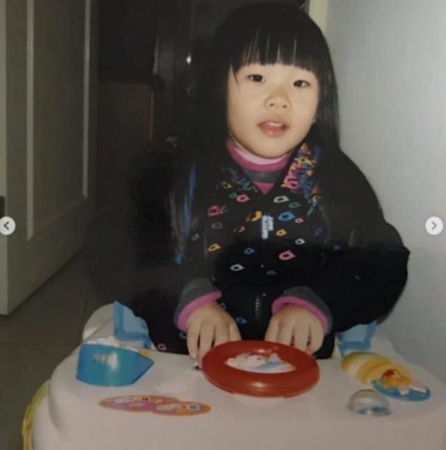 小S許雅鈞甜蜜合照為女兒慶生，把壽星擠邊緣佔C位卻被婆婆搶鏡