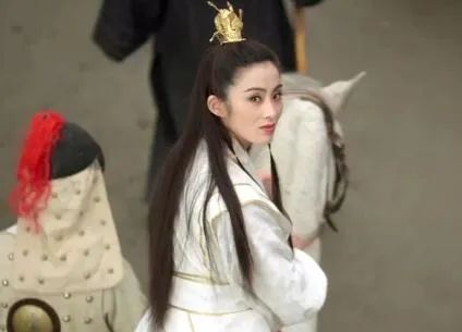 王晶官宣翻拍《倚天屠龙记》：求求你们，放过