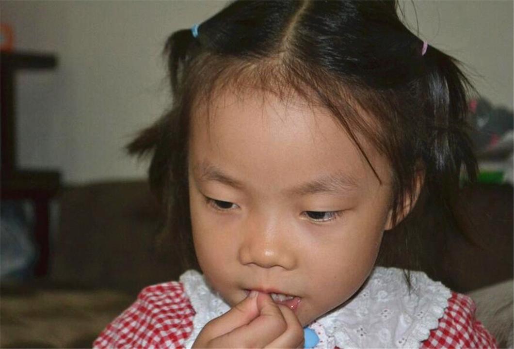 孩子小時候愛啃指甲？ 很多寶媽不重視，長大後容易遭遇兩道關卡