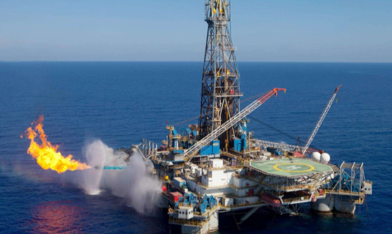 捍卫美元霸权？美国主动讨好伊朗，中俄强势反