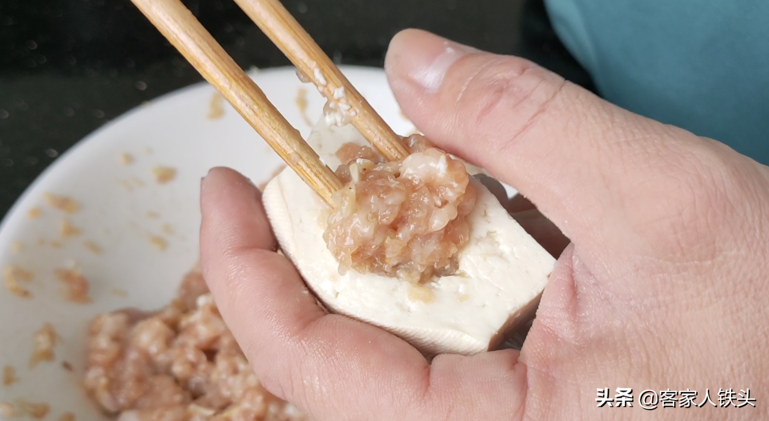 3块豆腐1棵白菜，教你一锅客家有名的家常菜，鲜嫩味美越吃越爱吃