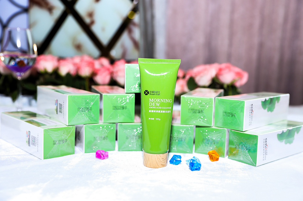 四年来,小鲜绿叶从一款产品,到一系列产品,再到整店输出,始终坚守产品