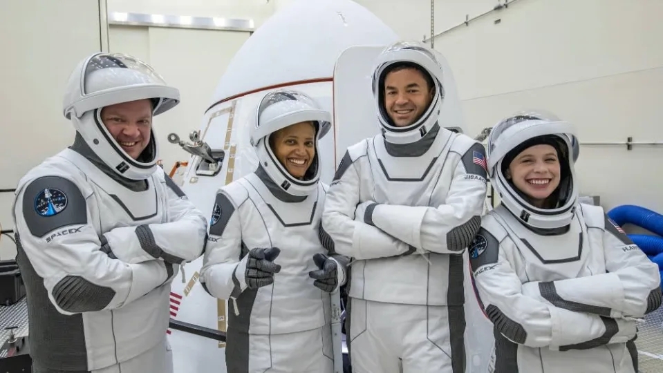 SpaceX is about to launch a historic manned rocket that will orbit the ...