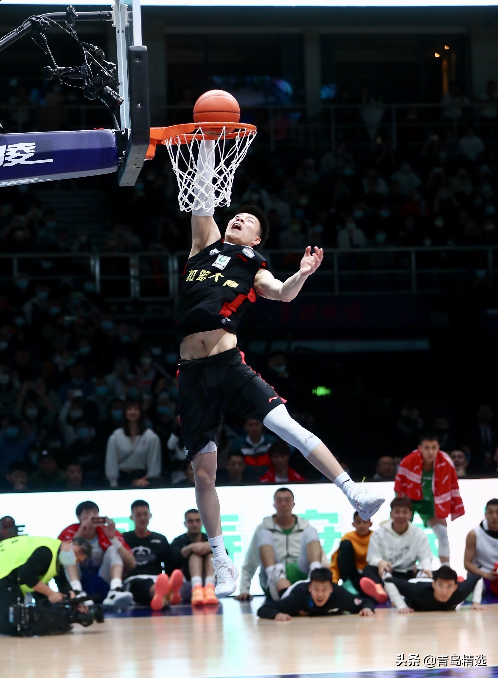 Solid pat CBA to buckle basket contest, zhang Zhenlin coronate " the king that buckle basket "