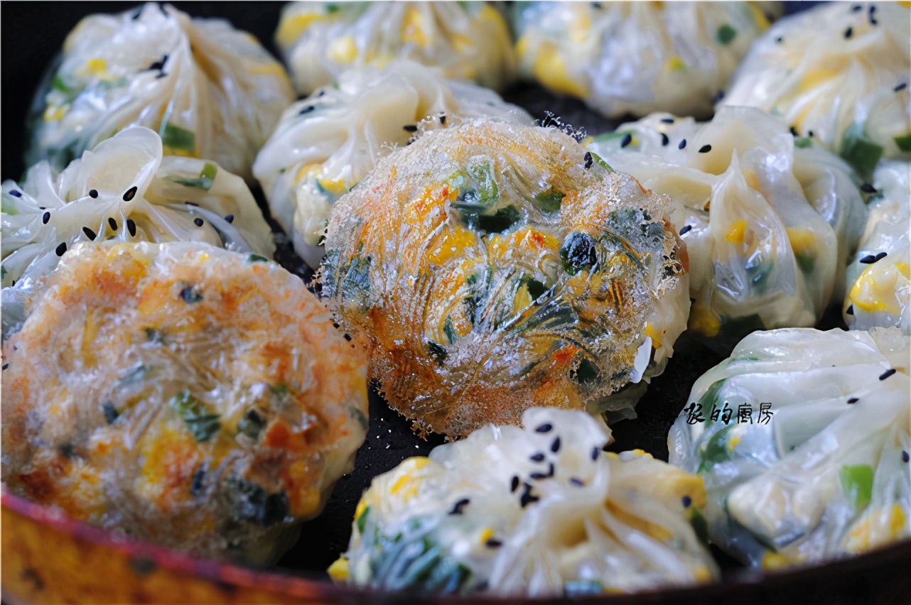 兒子最愛的早餐，比餃子簡單比包子好吃，鍋裡一煎，清爽有滋味