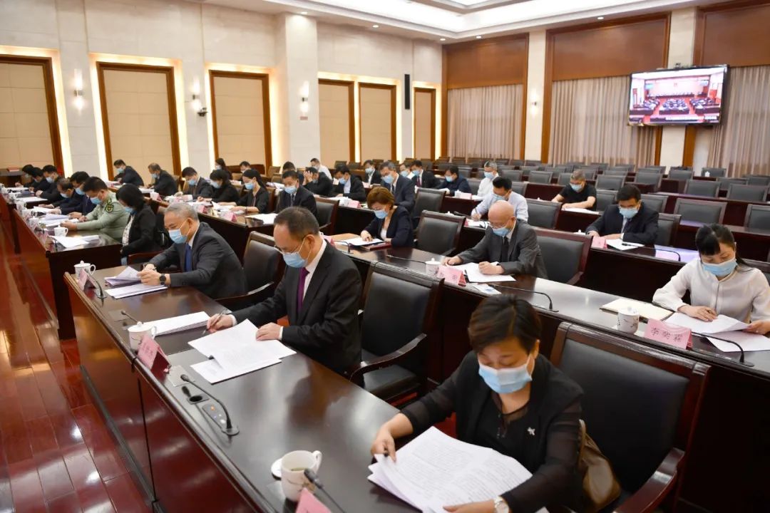 市五届人大常委会举行第四十四次会议《怀化市机动车停车条例（草案）》进入二审阶段