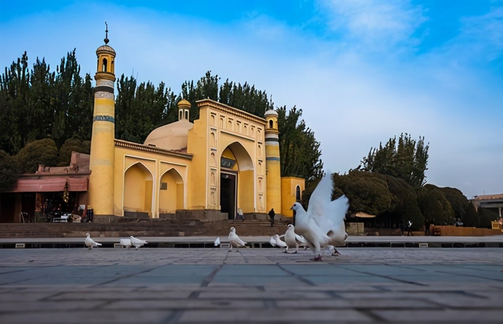 新疆旅游，北疆大环线与南疆大环线，哪个更好？另一条环线更美