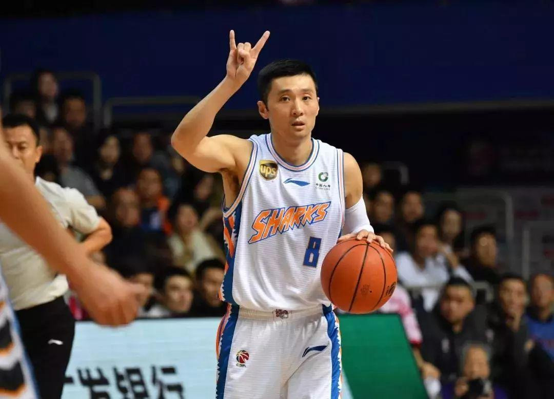 从小打中锋还是姚明队友，长大后成CBA第一位万分后卫