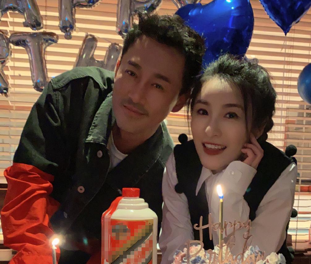 Hong Kong star Lin Xiawei's birthday, and Hawick Lau attended the venue ...