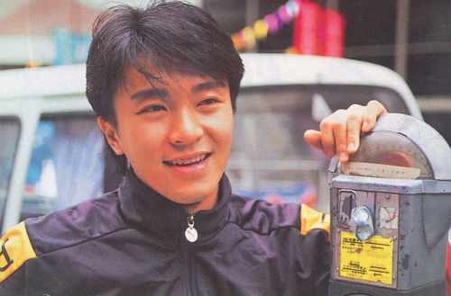 周星驰曾在这部剧中跑龙套，其余主演的发展令