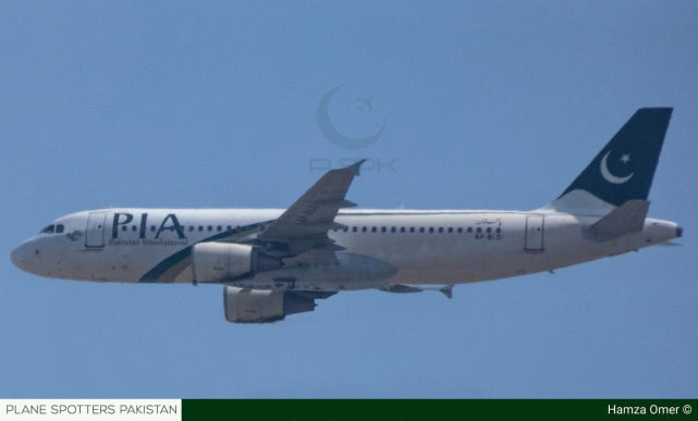 巴铁客机直坠闹市区！近百名乘客罹难，飞行录