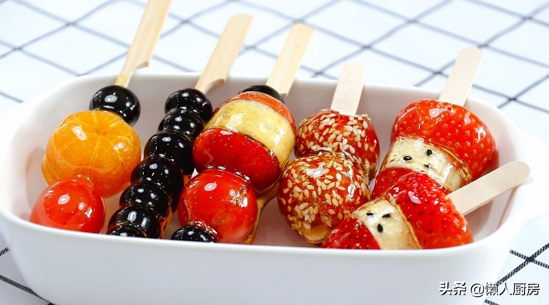 做糖葫蘆時，注意2點，做出來的糖葫蘆不黏牙，不粘手，不反沙