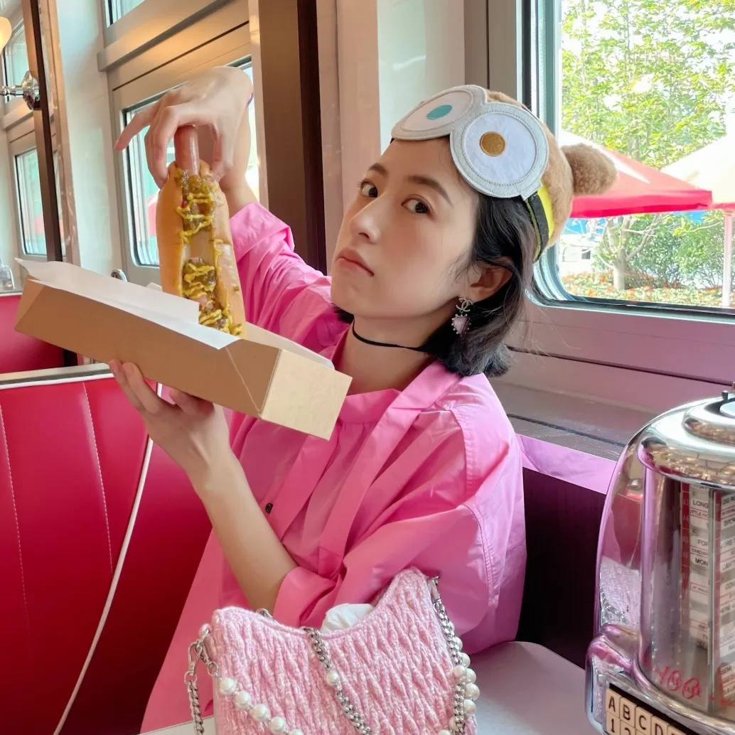 杨幂又带火了“回力鞋+裙子”!巨美巨显腿细,绝了