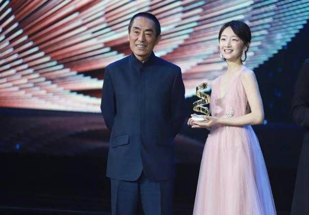 Why is the gap between Ma Sichun and Zhou Dongyu, who both won the Golden  Horse movie, is getting bigger and bigger now - iMedia